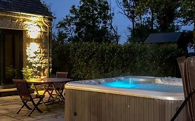 Bluebell Cottage - With Hottub